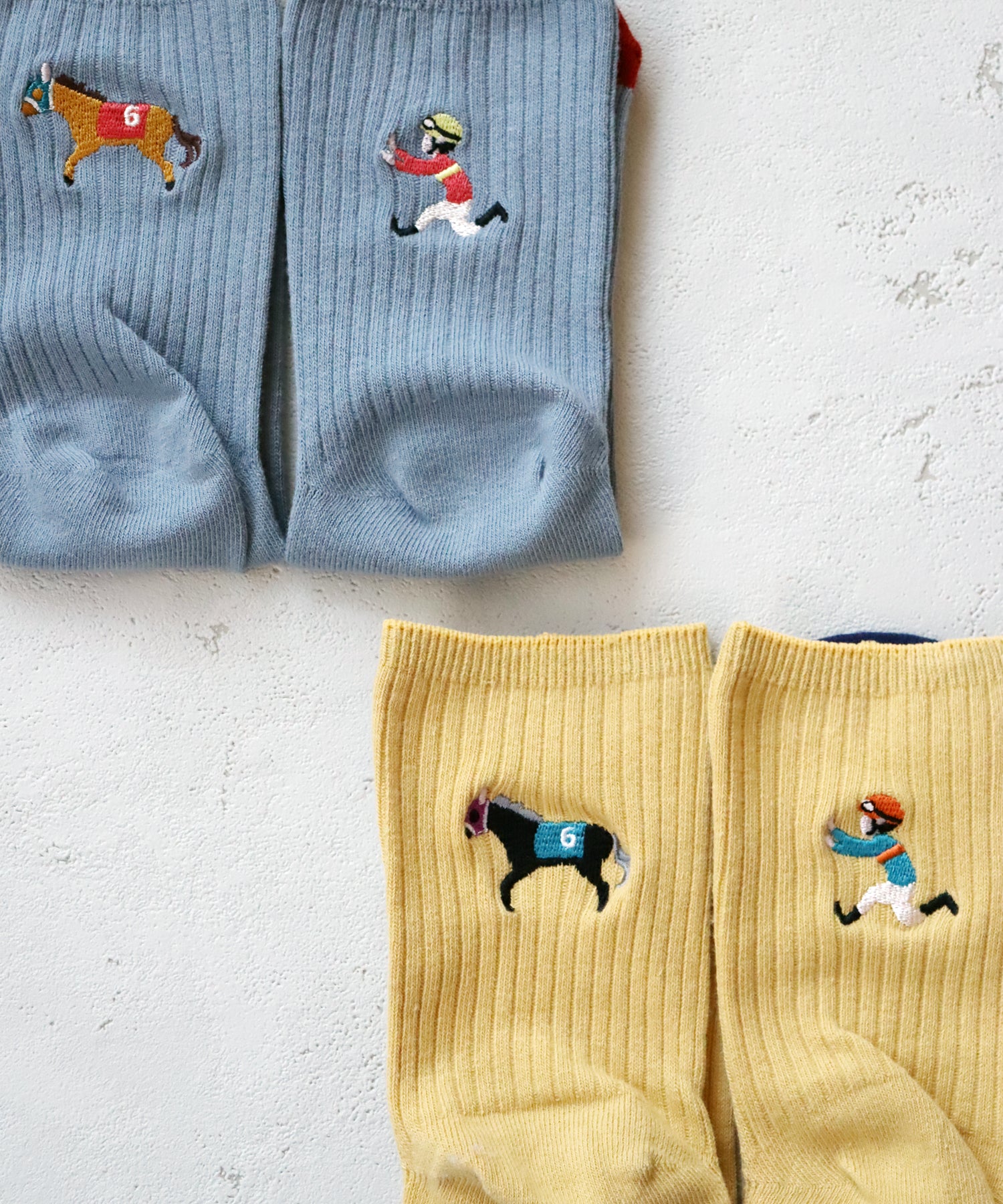 【2足組】置いて行かれてるやん 刺繍ショートソックス