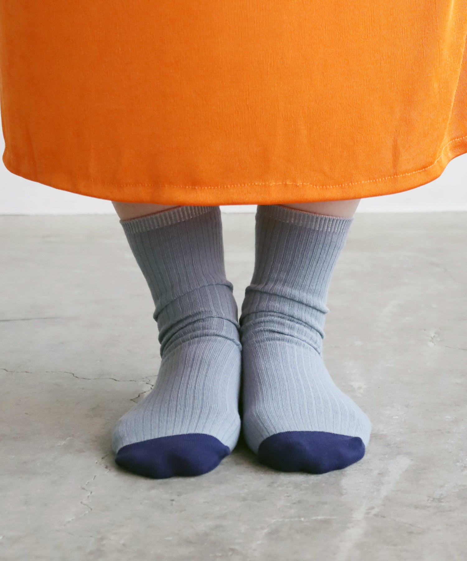 【2足組】置いて行かれてるやん 刺繍ショートソックス