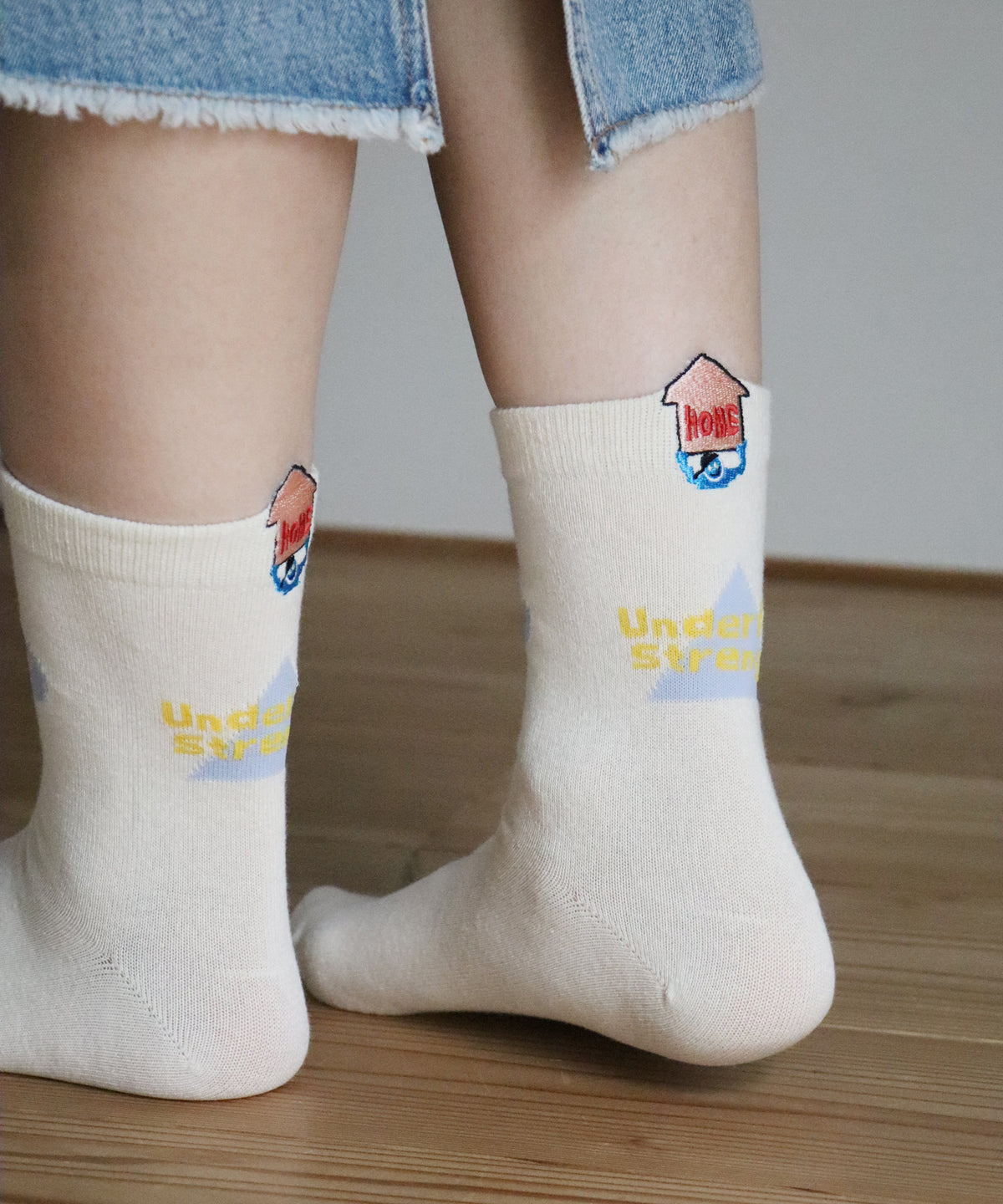 “Underfoot strength.” 縁の下の力持ち！