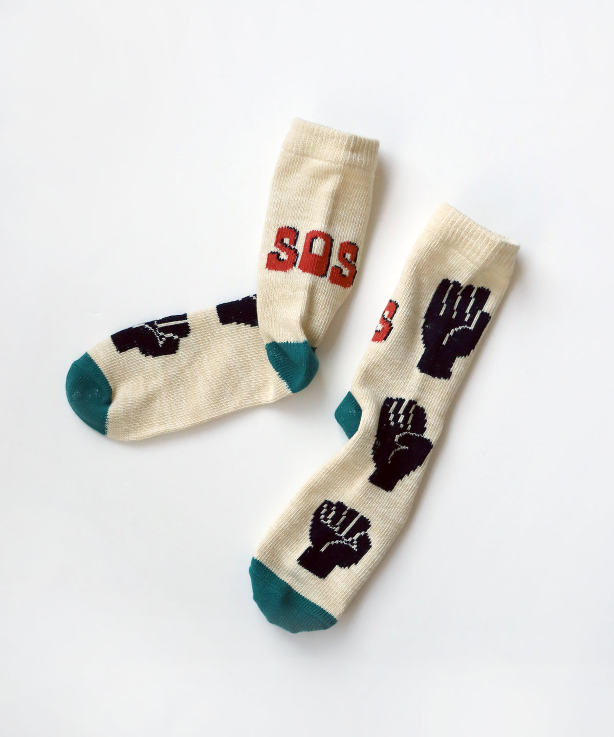 ”SOS”、フロントはそのハンドサイン