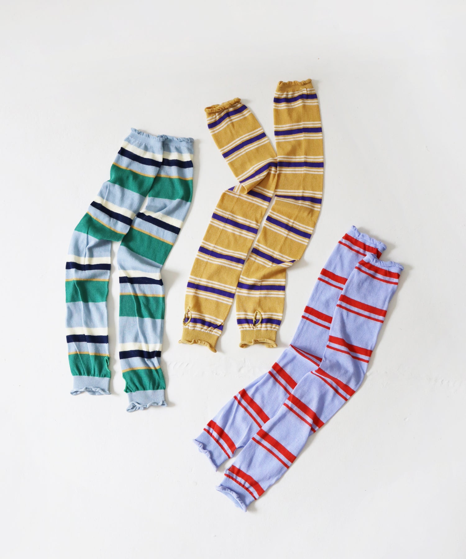 実際の色味に近いものです。