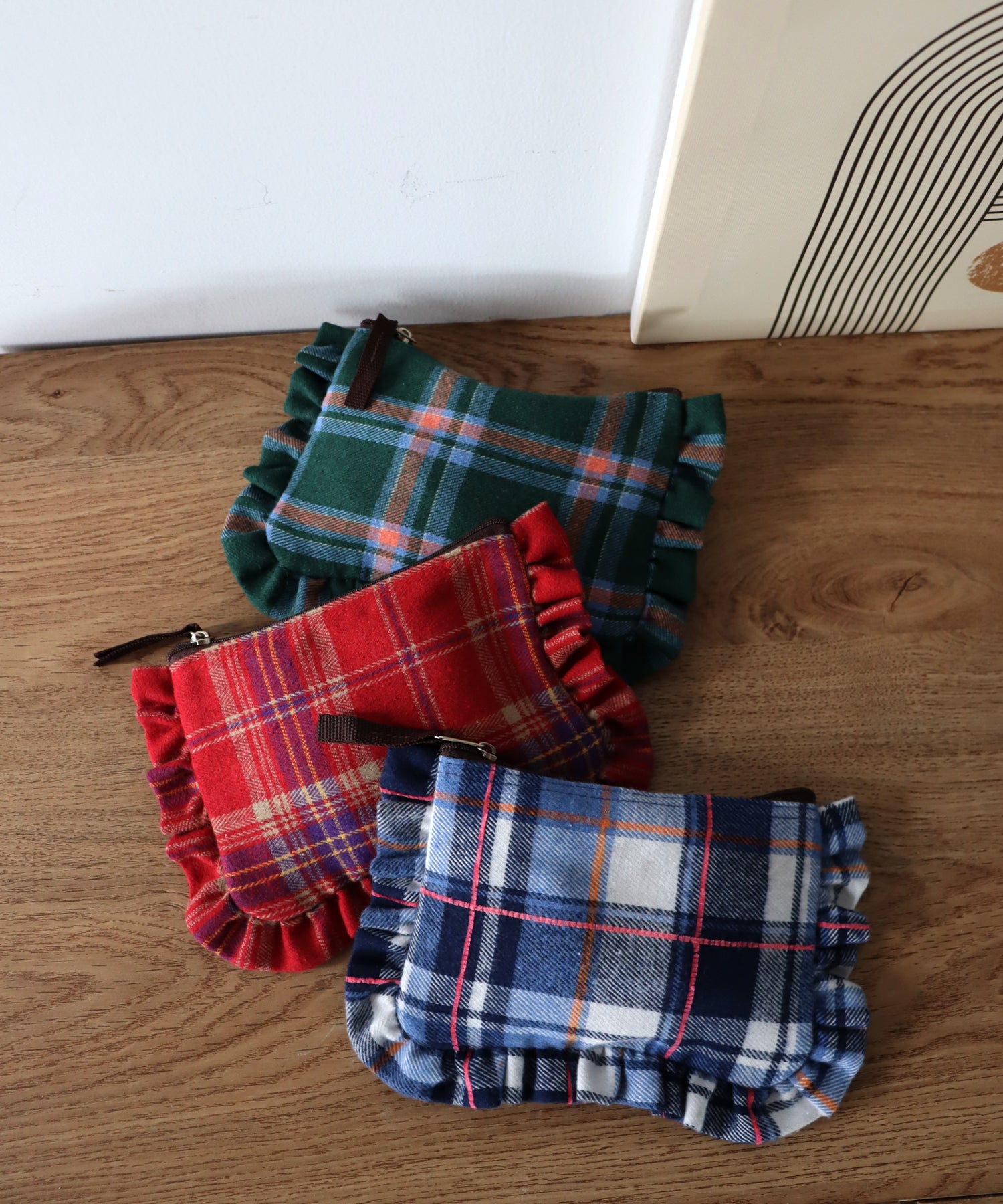 ネルチェック フリル ポーチ