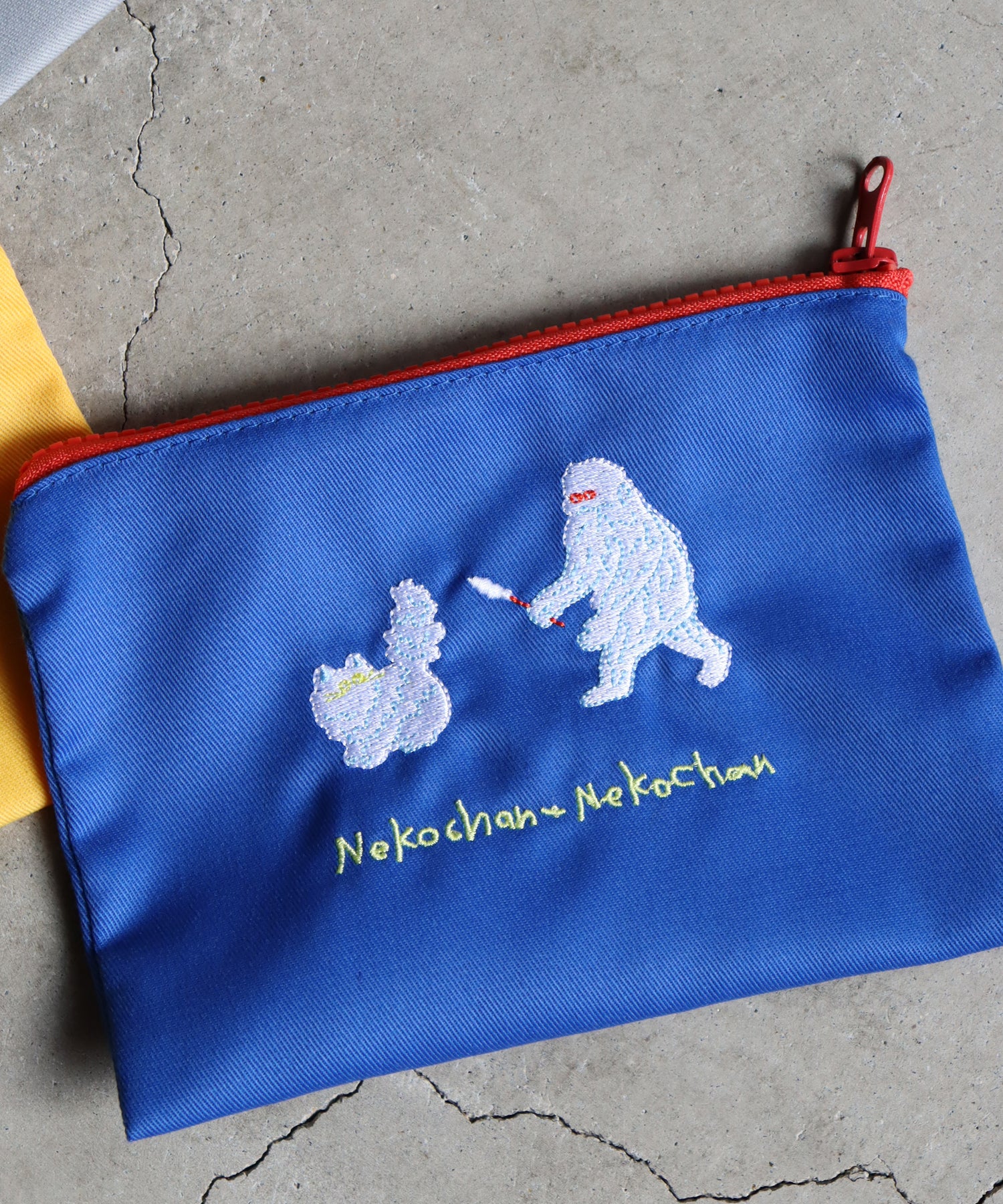 コミカル刺繍 ポーチ