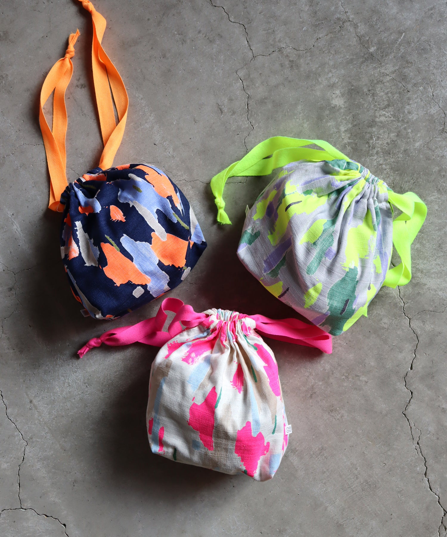 ネオンペイント 巾着