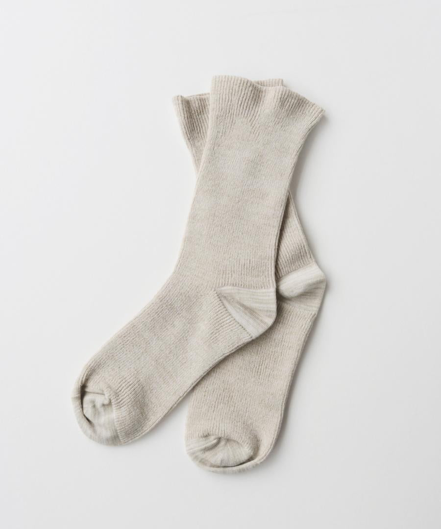 グレーベージュ